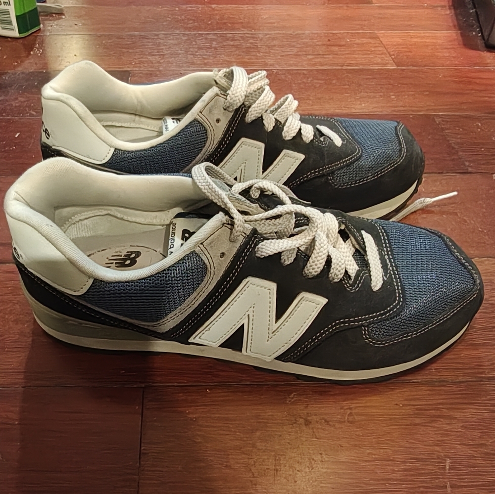 New Balance Men's Navy and White Sneakers